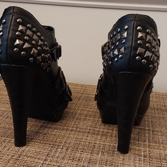 Not Rated Size 6.5 Black Studded Heeled Boots - Picture 3 of 7